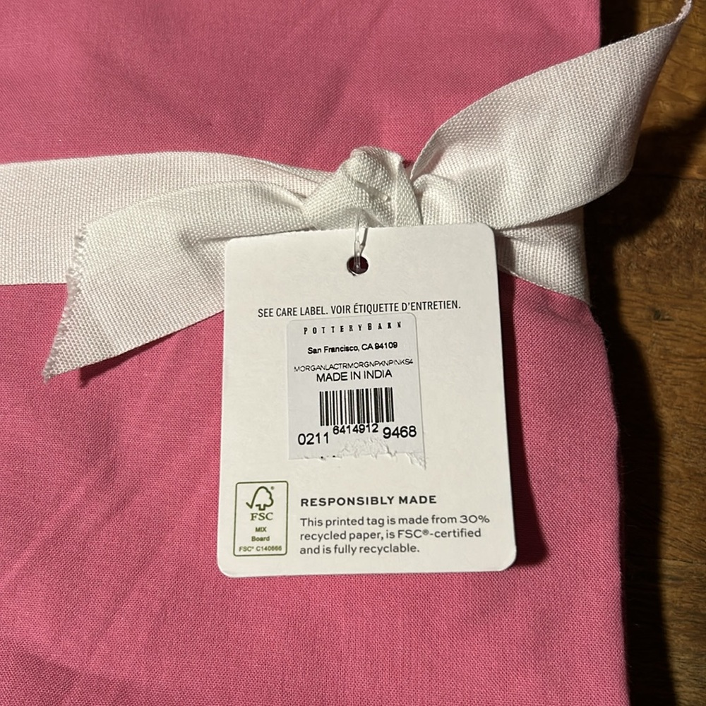 Pottery Barn Morgan Lace Trim Set Of 4 Napkin’s BNWT - Picture 4 of 5